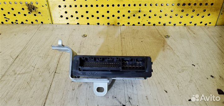 Блок управления полным приводом Toyota Land