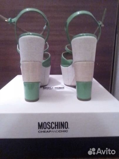 Босоножки Moschino Chieapandchic