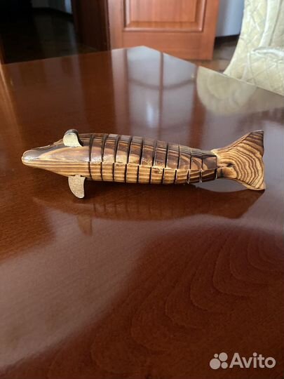 Осетр из натурального дерева