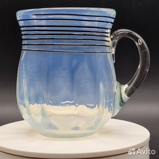 Старинная кружка опаловое стекло