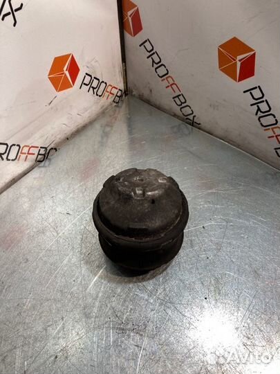 Подушка крепления двигателя Mercedes C-Class W203