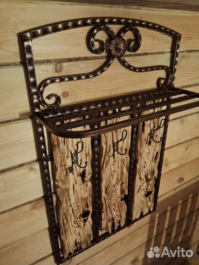 Вешалка для одежды настенная