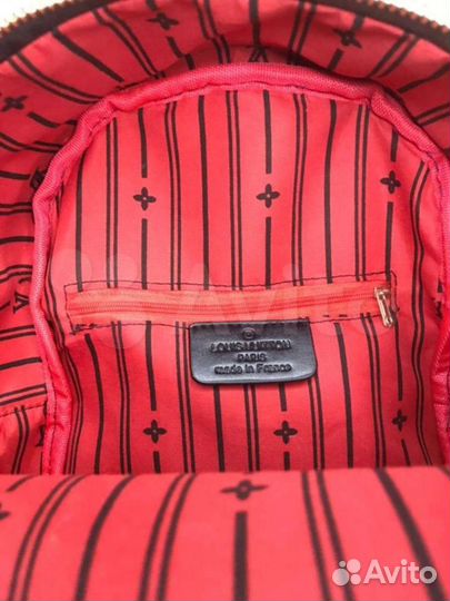 Рюкзак новый Louis vuitton