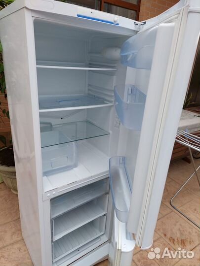 Холодильник бу indesit