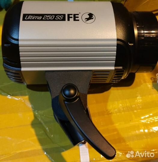 Вспышка студийная Falcon Eyes Ultima 250 SS