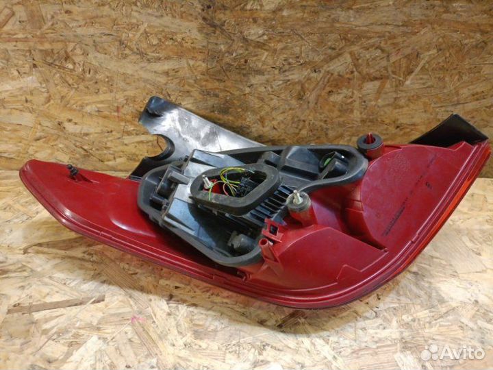 Фонарь задний правый Peugeot 308 T7 5F01 2012