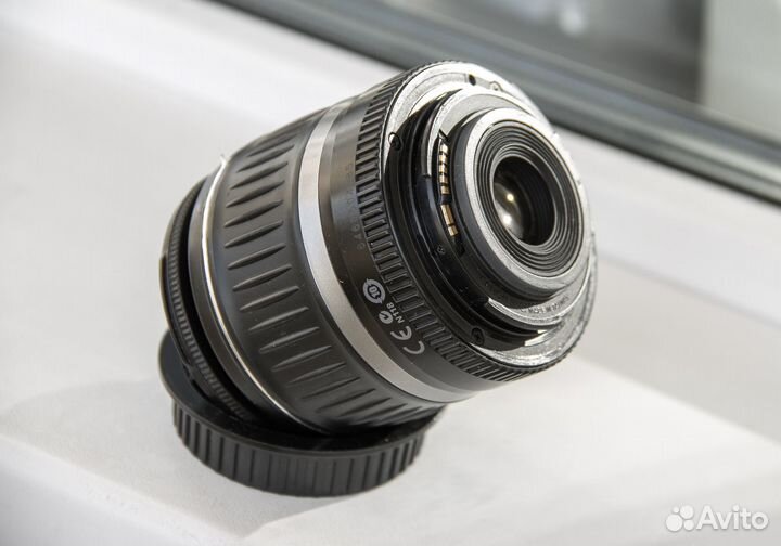 Объектив Canon EF-S 18-55 мм f/3.5-5.6 мм