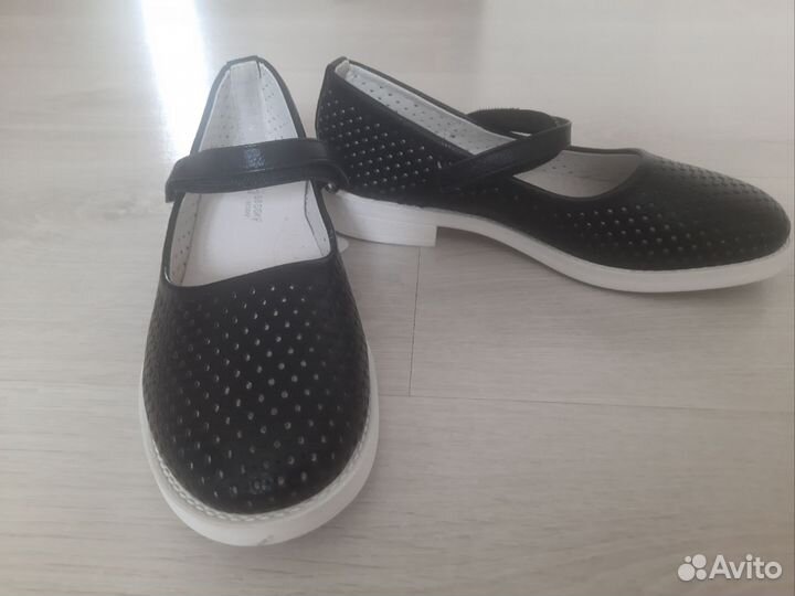 Туфли новые на девочку