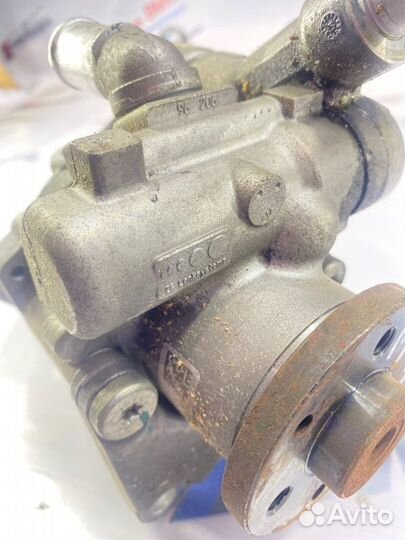 Насос гура Bmw 6 E63 N52B30 2008