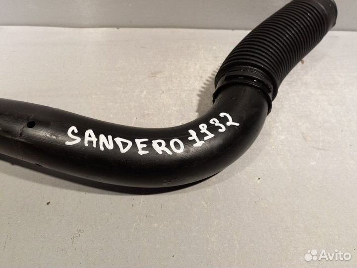 Патрубок воздушного фильтра Renault Sandero