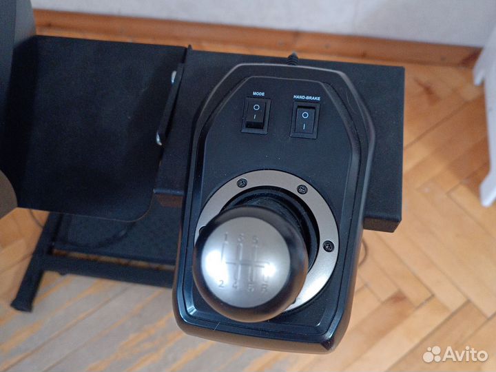 Стойка для игрового руля