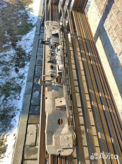 Усилитель бампера Suzuki vitara