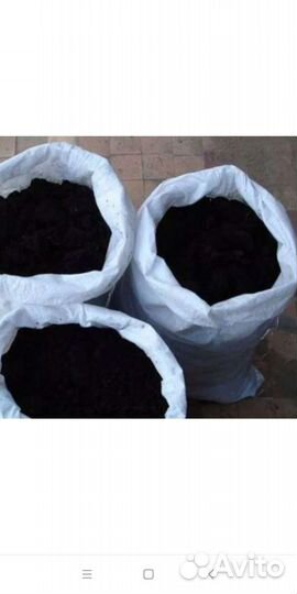 Чернозем лесной перегной. Песок речной. дрова