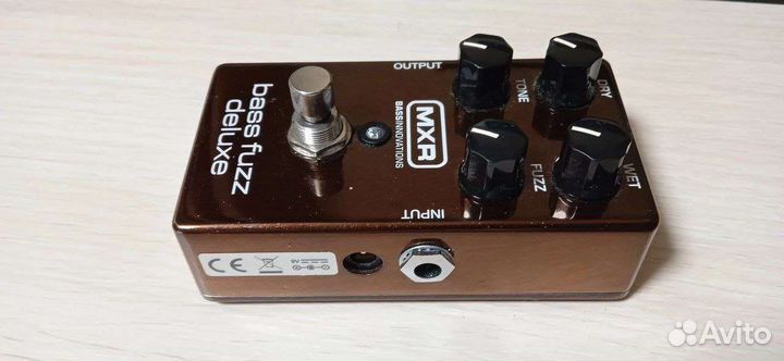 Педаль MXR bass fuzz deluxe M84