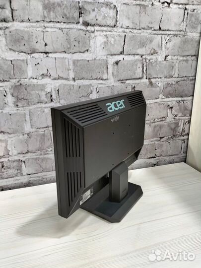 Монитор широкоформатный 19 диагональ