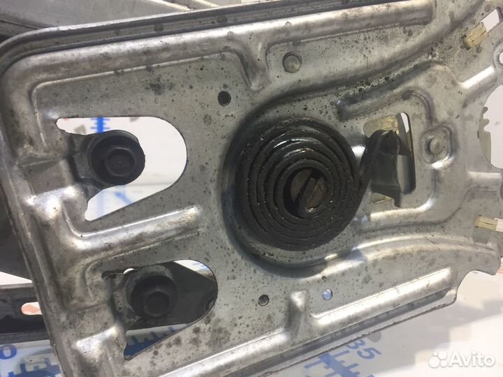 Стеклоподъемник задний (электрический) Прав