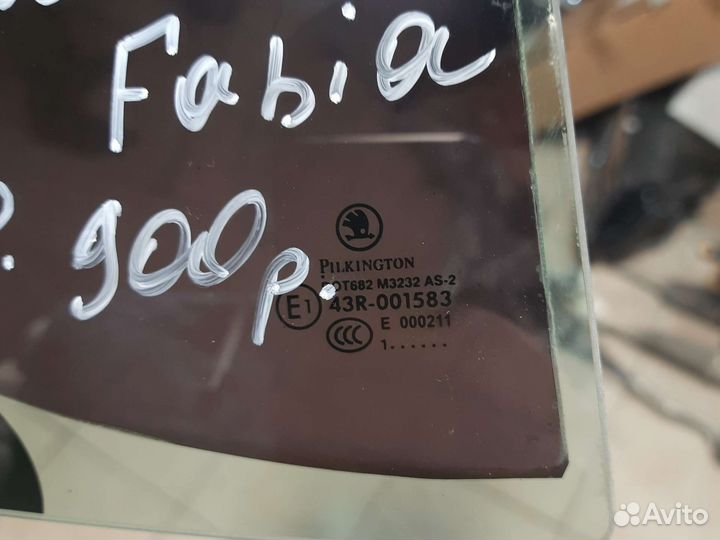 Форточка правая Skoda Fabia