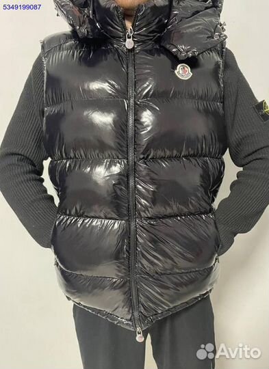 Глянцевая жилетка Moncler