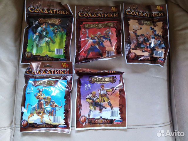 Салдатики пластиковые. Зверороботы. Технолог