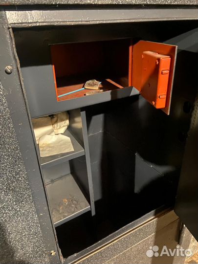 Шкаф металлический сейф