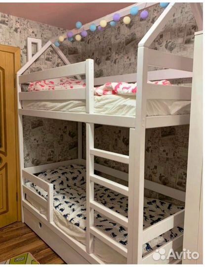 Двухъярусная кровать для двоих детей