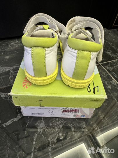 Сандалии для девочки