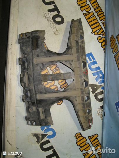 Крепление бампера на renault megane II LM05, LM1A