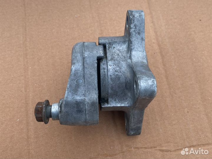 Натяжитель ремня генератора Mercedes w140 m104