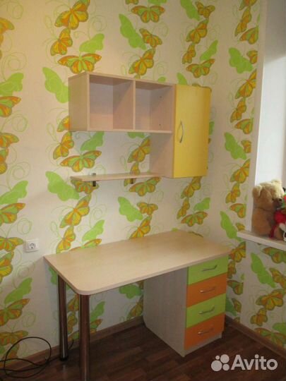 Полочки на стену бу для школьника