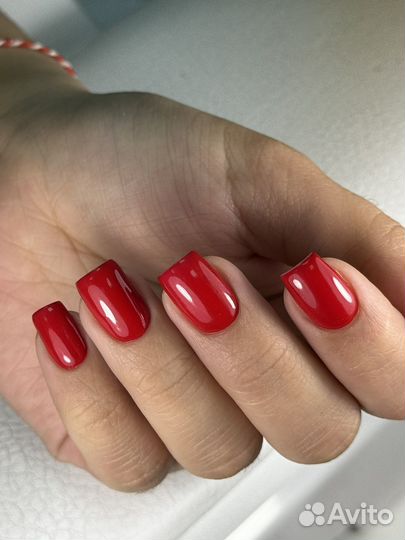 Модель на маникюр