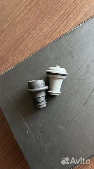 Набор винный из разных пробок