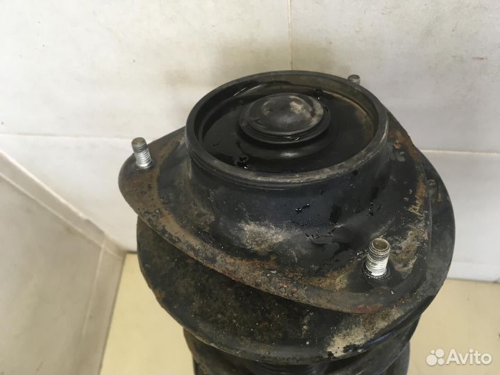 Амортизатор передний правый Impreza (G12) 2007-201