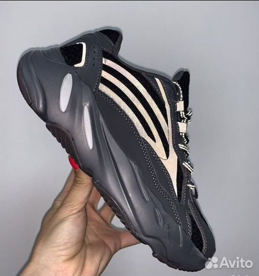 Кроссовки адидас изи 700 Yeezy 700 Adidas новые