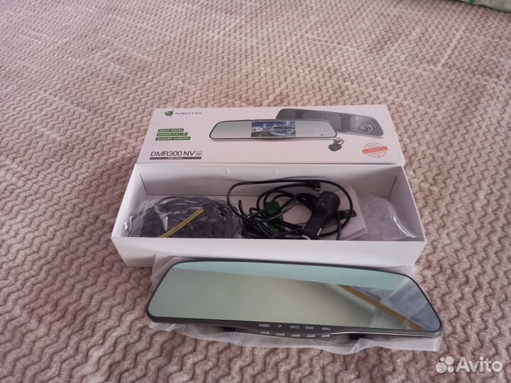 Продается зеркало регистратор Navitel DMR 300 NV