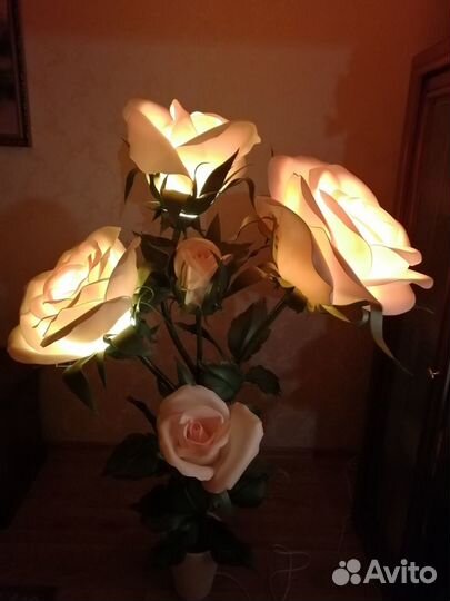 Светильник - куст розы с бутонами (из изолона)