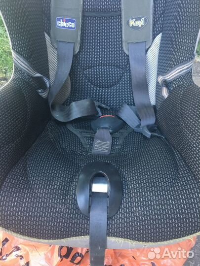 Автомобильное кресло chicco