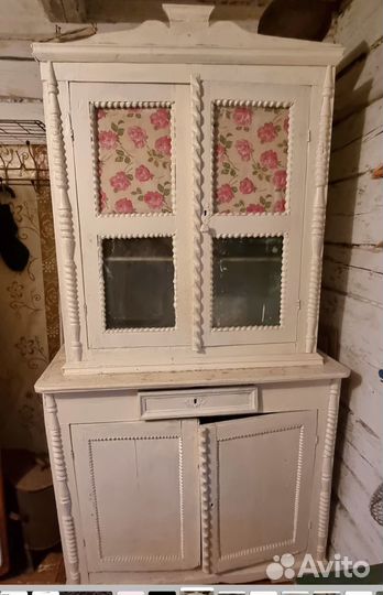 Старинный буфет