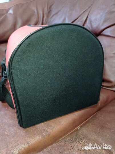 Переноска для кошек и маленьких собак