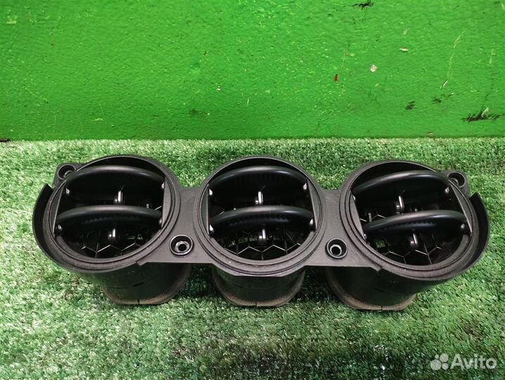 Дефлектор торпедо центральный Mazda 6 (GG) 2006