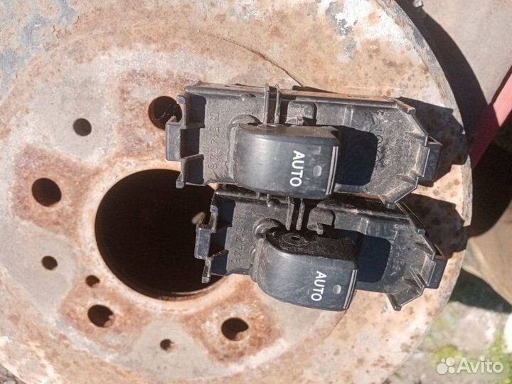 Кнопка стеклоподъемника Lexus Rx300