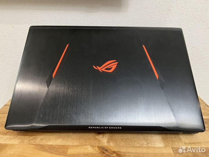 ROG Strix 17.3 i5-7300HQ 12Gb GTX1050 4Gb SSD+1000