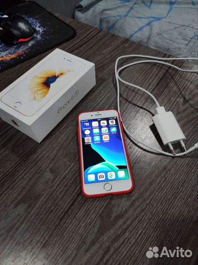 Телефон iPhone 6s