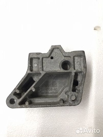 Кронштейн опоры МКПП 1K0199111E Golf 6