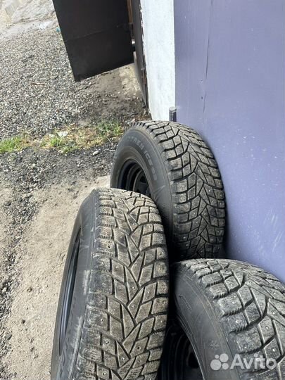 Dunlop Grandtrek Ice 02 235/75 R15