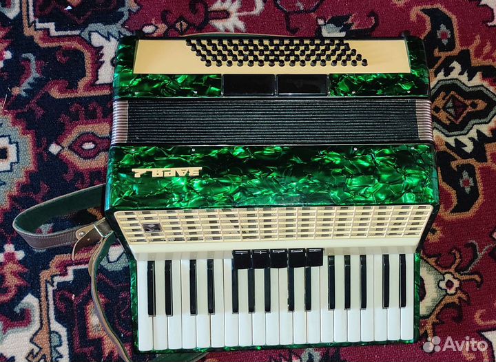 Аккордеон Заря-2 с футляром