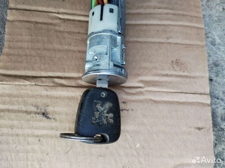 Замок зажигания пежо 206