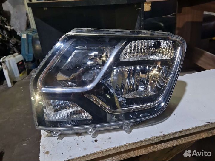 Левая фара рено дастер 2