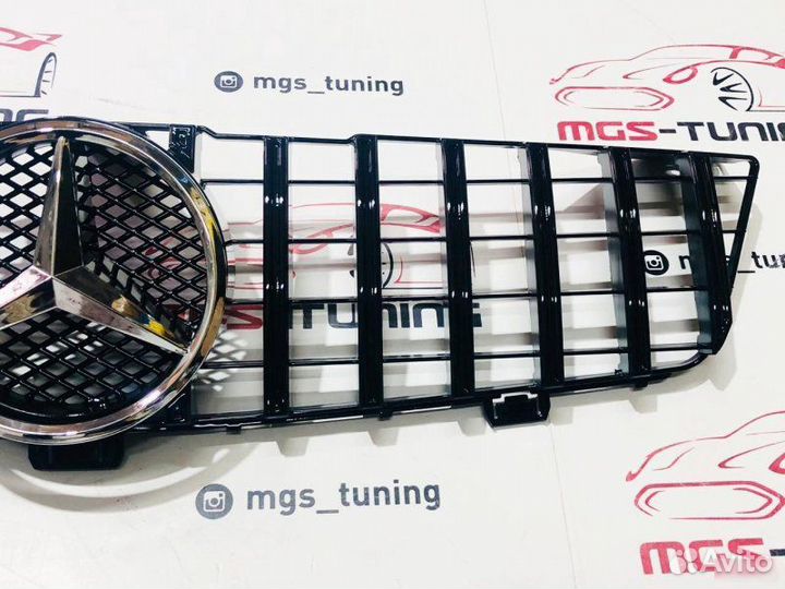 Решетка радиатора CLS W219 GT Black 08-10