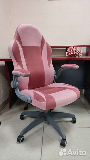 Компьютерное игровое геймерское кресло