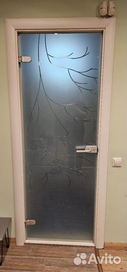 Стеклянная дверь в санузел, сауну